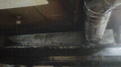 起火缘由是厨房外部线毛病引燃了油烟机上的